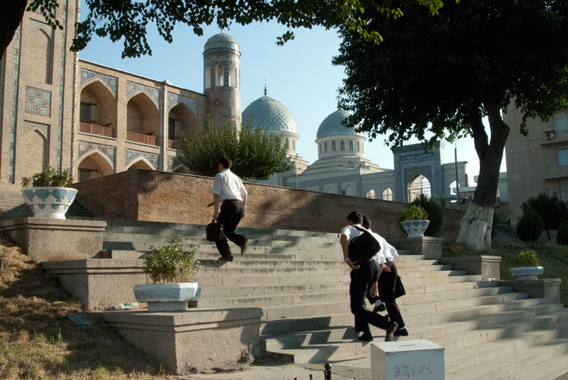 Students on their way to school in Tashkent, Uzbekistan. Photo credit: James Carnehan