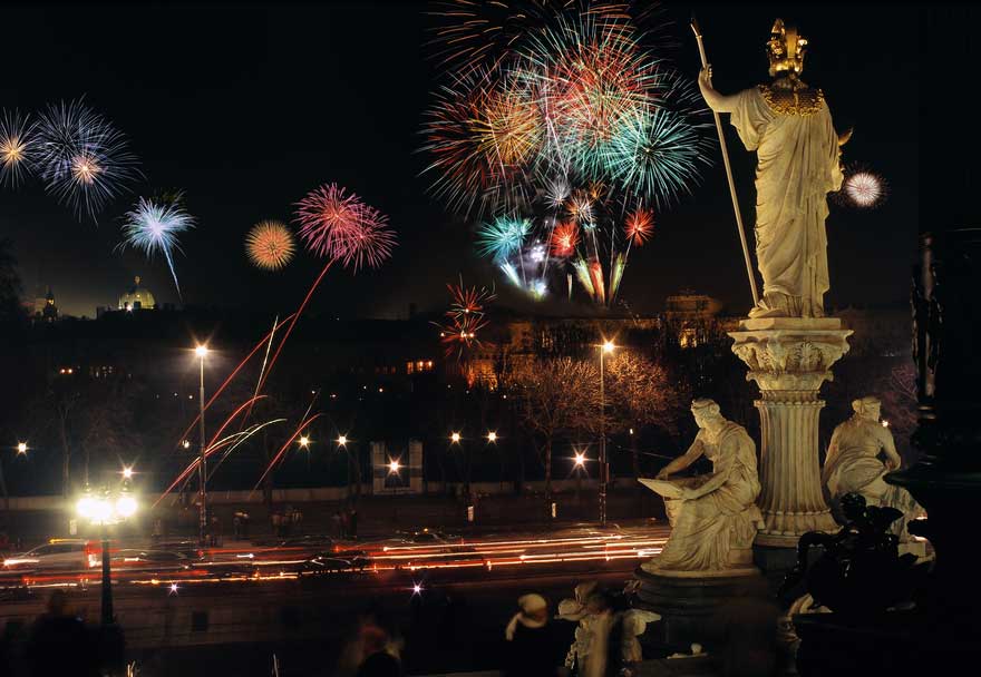 Empress Maria-Theresa enjoys the fireworks in Vienna. Photo credit: Diejun / Austrian National Tourist Office