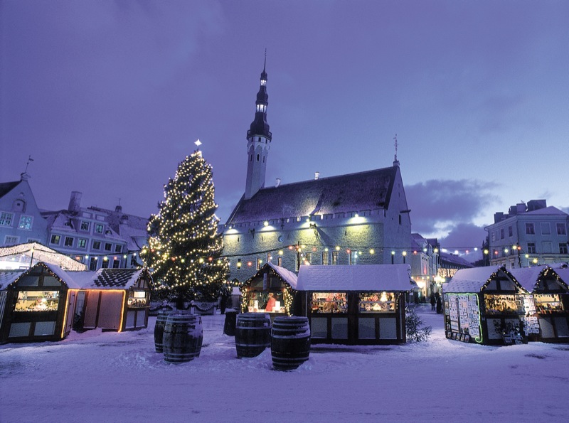 A corner of the snowy Christmas Market in Tallinn.  Photo credit: Toomas Volmer