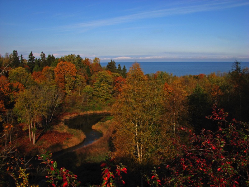 Autumn colors in the town of Toila on the Gulf of Finland.  Photo credit: Estonian Tourist Board