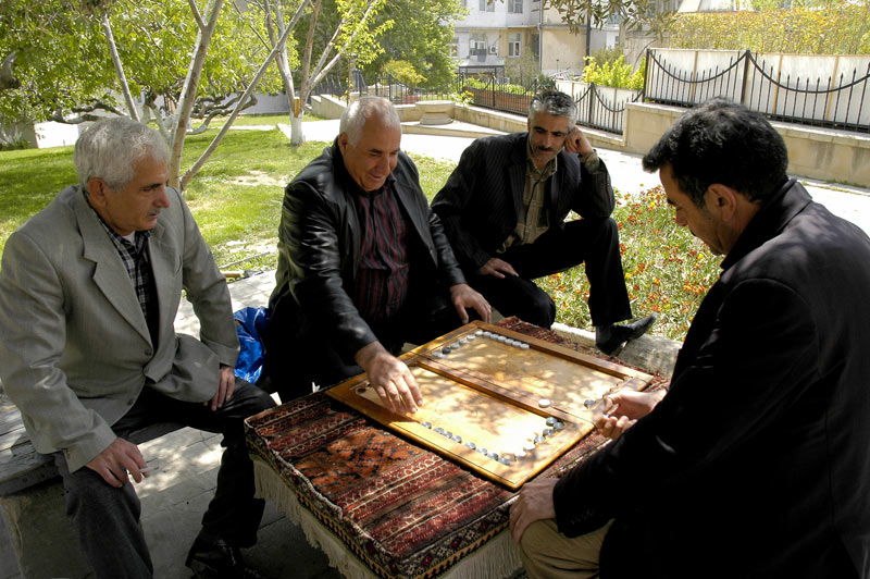 A friendly game of backgammon in Baku’s market square. Photo credit: Ana Filonov