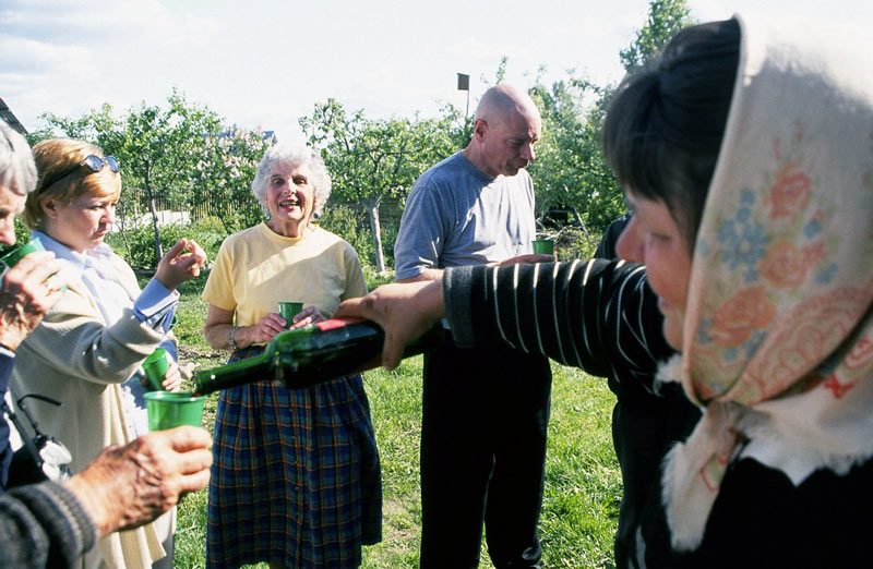 Enjoy a wine tasting and Belarusian hospitality. Photo credit: Michel Behar