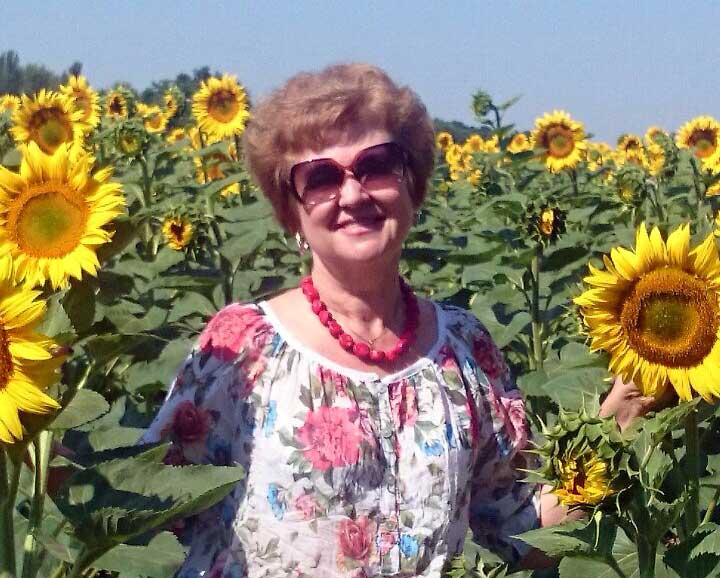 Director of MIR’s affiliate office in Ukraine, Luba Rudenko, soaking up the sunflowers