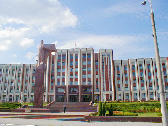 Monumental government building in Transdniester, Moldova. Photo credit: Paul Schwartz