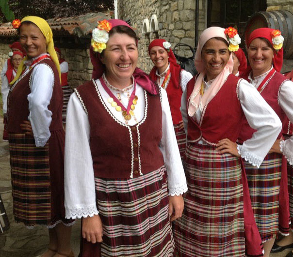 Dancers in Bulgarian national dress in Veliko Tarnovo. Photo credit: Michel Behar