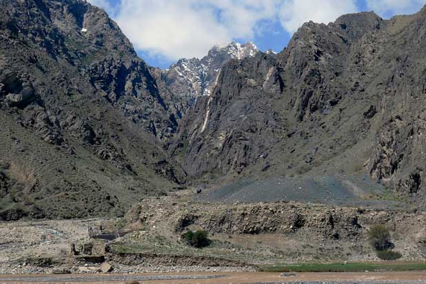 Torugart Pass is a remote, steep-sided and stunning border crossing between China and Kyrgyzstan. Photo credit: Christine Z. Anderson