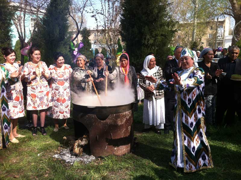 Stirring a pot of sumalak, a traditional holiday sweet, at an Uzbek Navruz celebration. Photo credit: Islom Nizomov